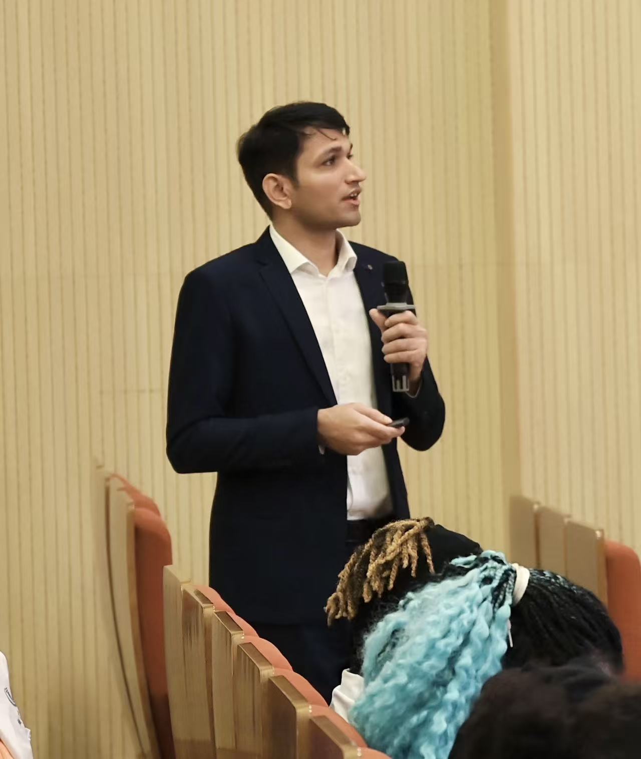 Dr. Junaid Iqbal delivering a lecture to Medical Students